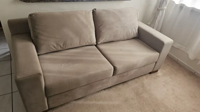 Sofá de suede com 1.80m