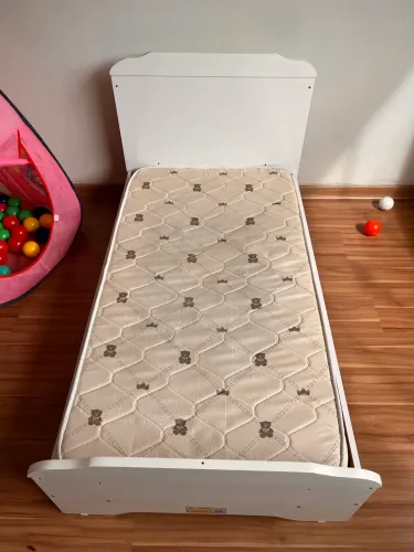 Berço 2 em 1 que vira cama