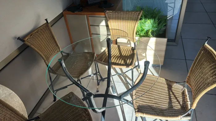 Conjunto de mesa com 4 cadeiras para buffet