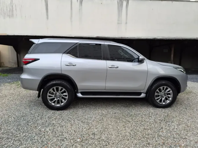 Toyota Hilux SW4 SRX 4X4 2.8 TDI 16V Dies. Aut. 2021