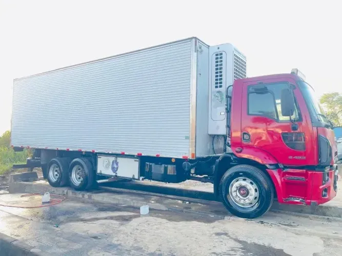 Caminhão Ford cargo 2422