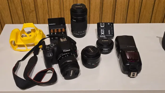 Câmera canon sl2 com acessórios e lentes