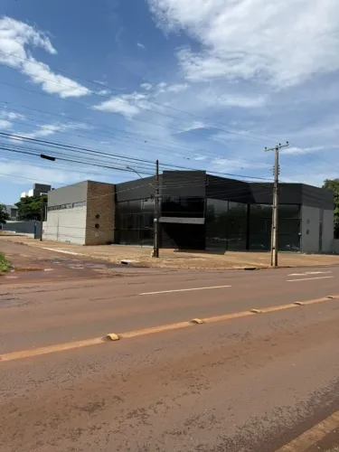 Invista no destaque da região: Esquina valorizada e totalmente reformada.