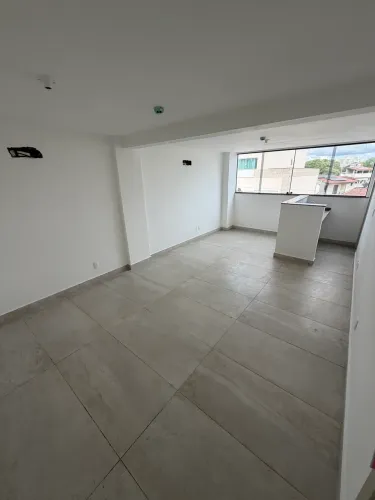 Sala 30m2 em Ed com elevador em laranjeiras 