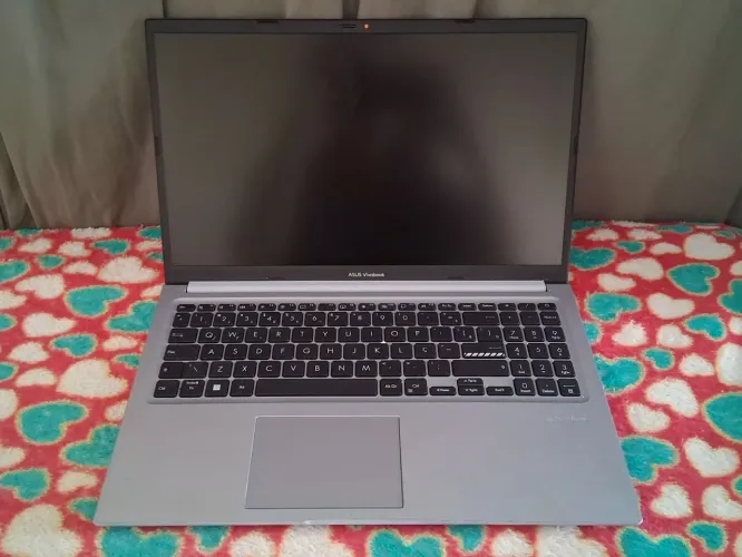 Notebook ASUS Vivobook Ryzen 5 Prata