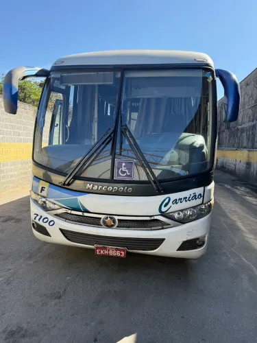 Ônibus motor dianteiro g7 900 2011
