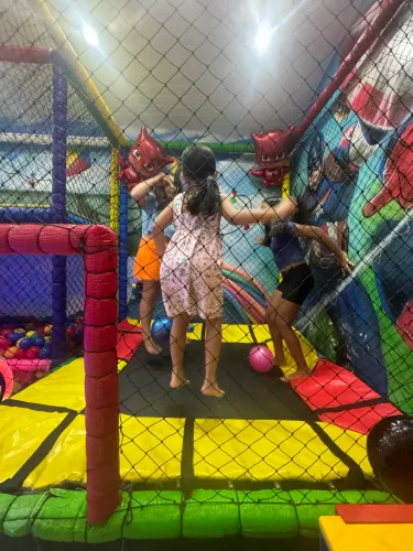 Monitora infantil