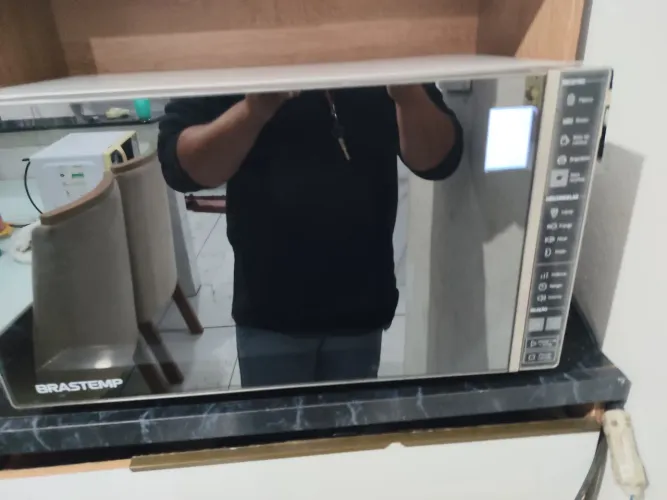 Microondas 32LT espelhado 