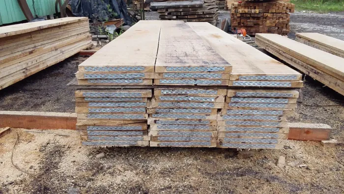 Tábua de eucalipto dunnis 30 e sub bitola carga fechada
