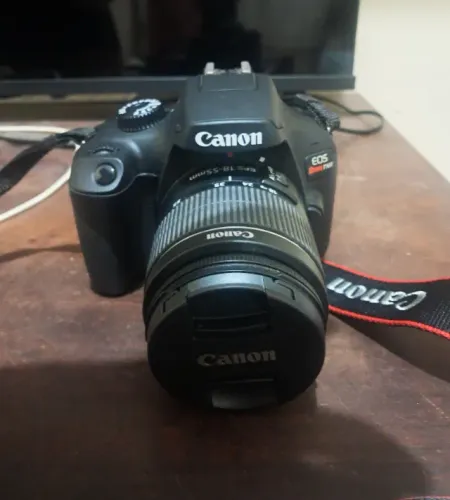 Canon T100 Super conservada