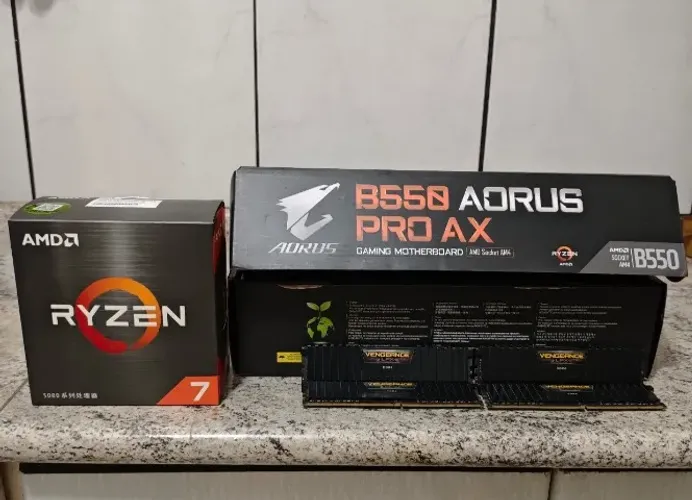 ryzen 5800x + 4x8gb ddr4 3600 cl18 + aorus pro B550 AX rev1.0 (LEIA A DESCRIÇÃO, USADOS)
