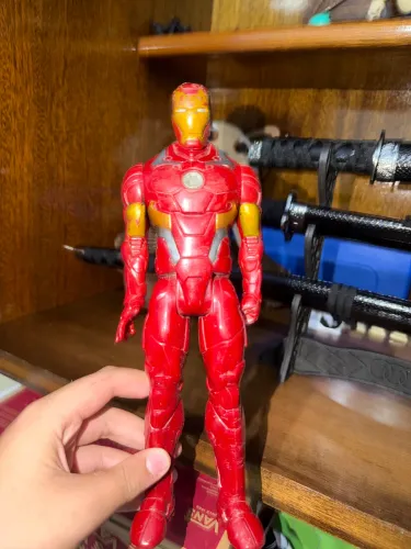 Boneco homem de ferro velho (apenas para se livrar dele)