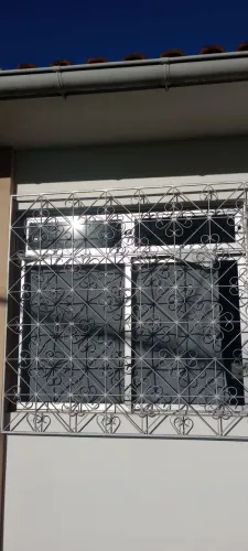 3 Janelas de alumínio com vidro funê e basculante