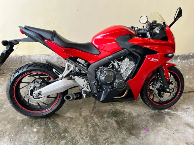 Honda CBR 650 2015 único dono.