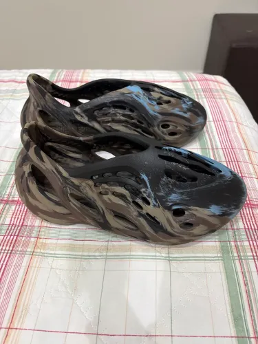 YEEZY FOAM RUNNER - Kanye West