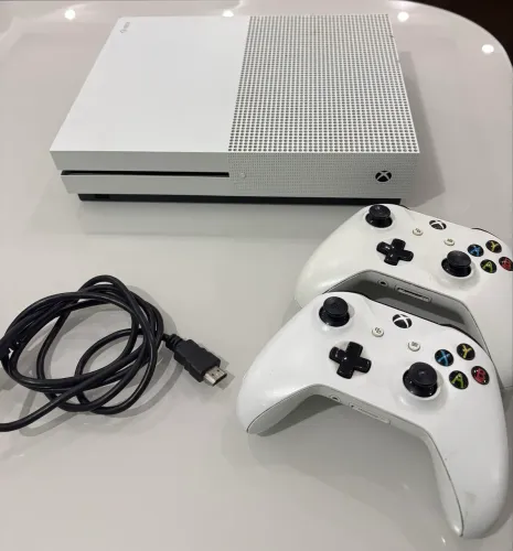 X box one s + 2 controles 