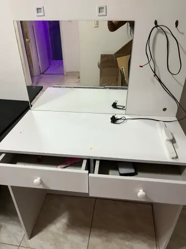 Penteadeira interessados favor chama no zap *