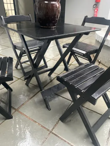 Vendo 5 Conjuntos de Mesa com 4 Cadeiras