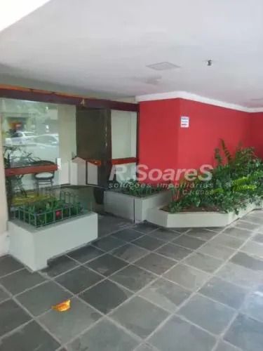 Apartamento com 02 quartos com dependência, rua Pinto Teles - Condomínio Village da Barone