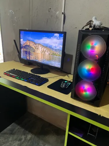 Computador completo + mesa