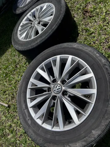 Rodas Jetta aro 16 sem ralados pneus meia vida