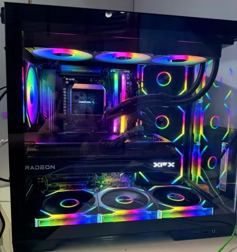 Pc gamer 9800x3d + 9070xt