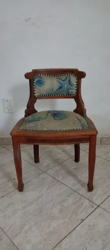 Cadeira Baixa Antiga
