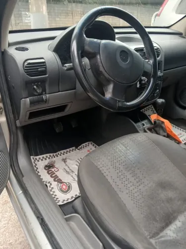 Chevrolet Corsa Hatchback 1.0 MPFI 8V 71cv 5P 2004