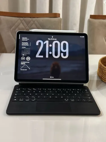 iPad Air 11 M2 256GB Estelar + Apple Pencil + teclado