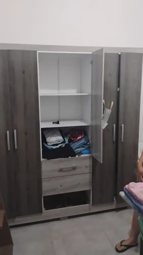 ? Guarda-Roupa Grande com Espelho - Preço Baixo para Desapegar<br>