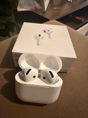 AirPods 4 com Cancelamento de ruído