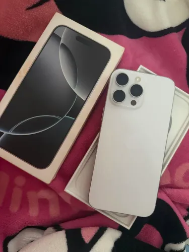 VENDO IPHONE 16 pro max 