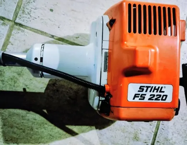 Roçadeira Sthil FS 220