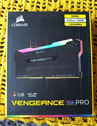 Memória DDR4 Corsair Vengeance RGB Pro - 16GB (2x8GB) 3200MHz CL16