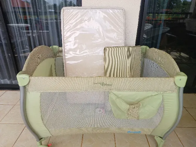 Berço Portátil Infantil BURIGOTTO com Couchão