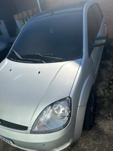 Ford Fiesta Class 1.6 8V 98cv 5P 2004