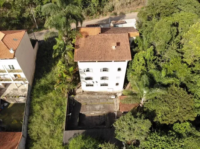 CASA TRIPLEX BORBOLETA COM TERRENO 1763,53m2 TERRAÇO PRIVATIVO, SÃO 06 QUARTOS,03 COM SUIT