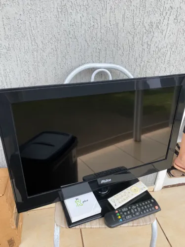 Tv Philco PH24M LED A HD e Conversor Media Streaming