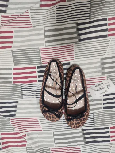 Sapato infantil tamanho 28