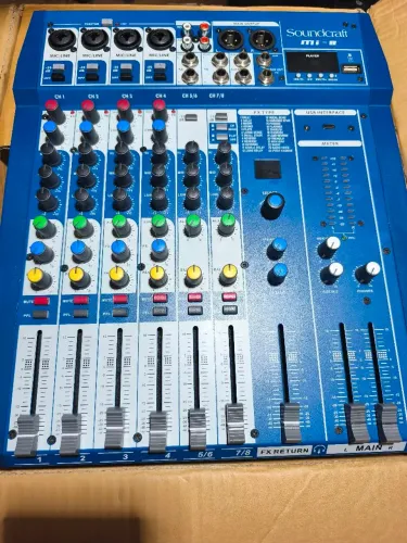 Vendo/Troco mesa som Interface Soundcraft MI-8