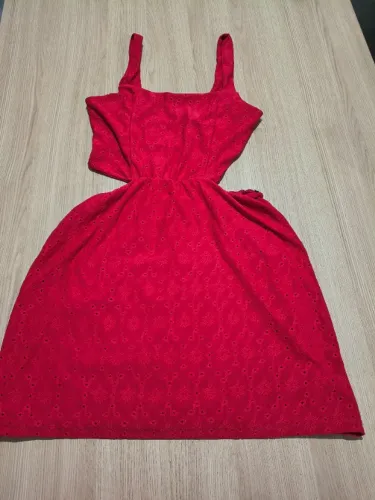Vestido Feminino Curto Vermelho De Laise Com Recorte Lateral Tam P