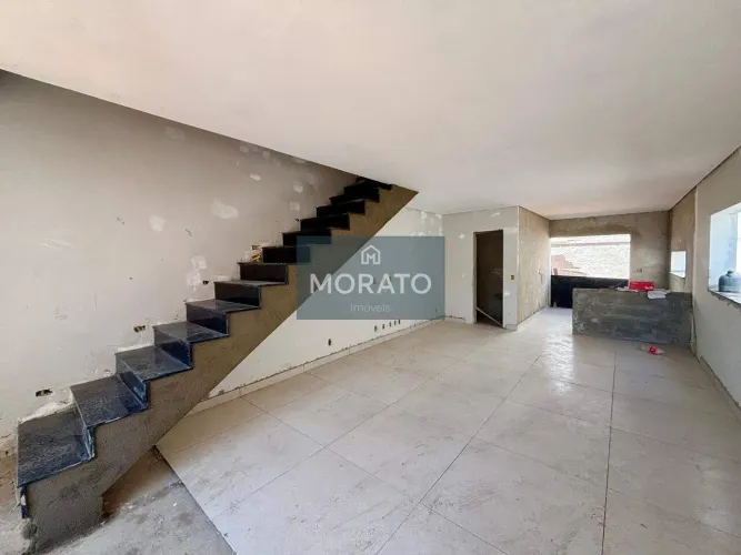 Casa geminada 2 Quartos, 1 Suíte, 2 Vagas. Céu azul- Belo horizonte.