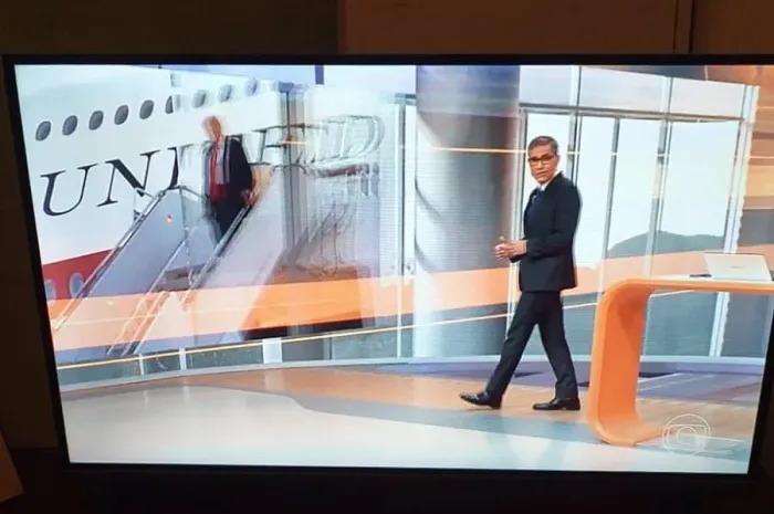 TV AOC ROKU 32