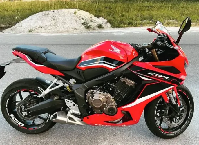 CBR 650 - Apenas 5.142 KM - Aceito troca