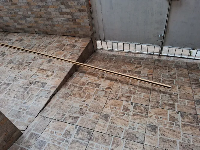 Trilho para cortina Medida 3 metros ótimo estado
