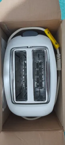 Torradeira elétrica Hyundai 220v. 