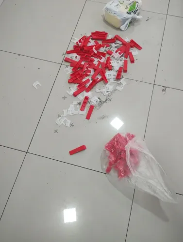 Cunha para nivelamento de pisos