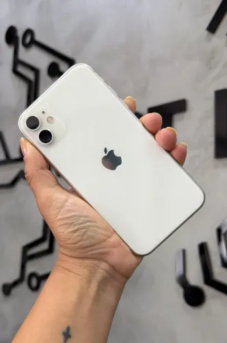iPhone 11 Silver - 128GB (nota + garantia)