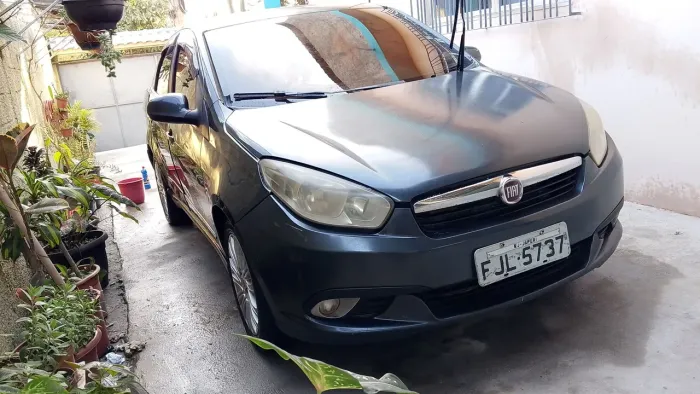 Fiat Grand Siena Essence 1.6 Flex 16V 2013