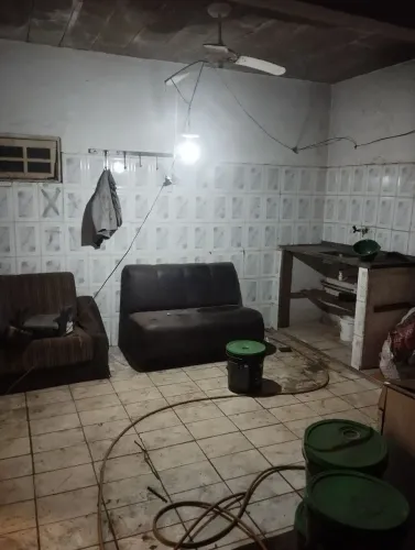 Oportunidade!! Alugo galpão em troca de reforma!!